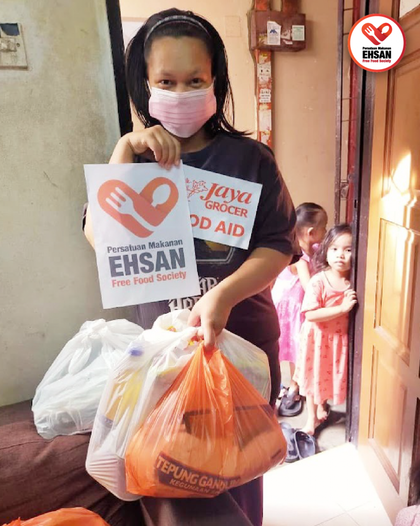 10 September 2021 - Food Pack Distribution for Filipino Community in Pandan Jaya